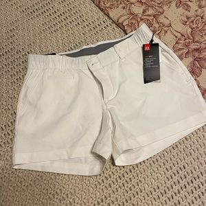 Women’s Under Armour golf shorts (NEW!)